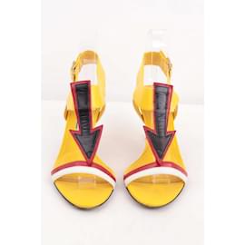 Prada-Talons en cuir-Jaune