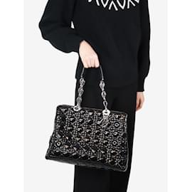 Christian Dior-Lady Dior Umhängetasche aus schwarzem Lackleder-Schwarz