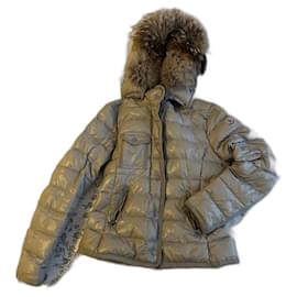 Jaqueta Moncler acolchoada com pele bege Bege