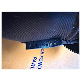 Louis Vuitton-bag, Louis Vuitton uniform side pouch-Black
