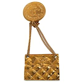 Chanel-Chanel Bolsa com aba acolchoada dourada Broche CC-Dourado
