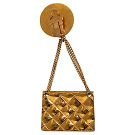 Chanel-Chanel Bolsa com aba acolchoada dourada Broche CC-Dourado