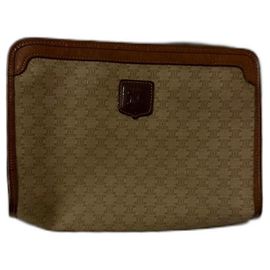 Clutch Céline Triomphe Marrom Couro e Tecido Marrom Bege Castanho claro Castanho escuro