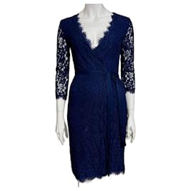 Diane Von Furstenberg-Robe portefeuille DvF Juliana en dentelle bleu nuit-Bleu foncé