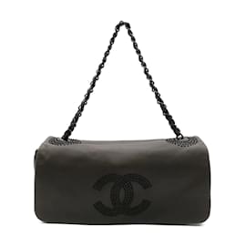 Chanel-CC-besetzte Eat West Tasche mit durchgehender Klappe-Grau