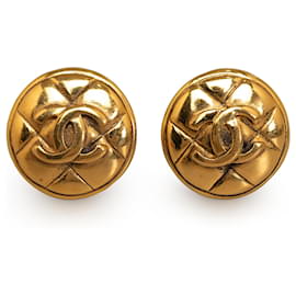 Chanel-Chanel Gold CC Quilted Clip On Earrings-Golden