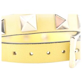 Valentino Garavani Rockstud Amarelo