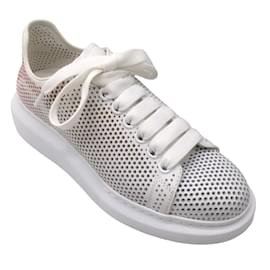 Autre Marque-Alexander McQueen White / Red Larry Oversized Perforated Leather Low-Top Sneakers-White