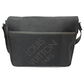 Louis Vuitton-Louis Vuitton Petit messager-Black
