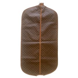 Mala de viagem Louis Vuitton Monogram em couro Monograma
