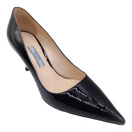 Prada-Sapatos de couro envernizados pretos bico fino Prada-Preto