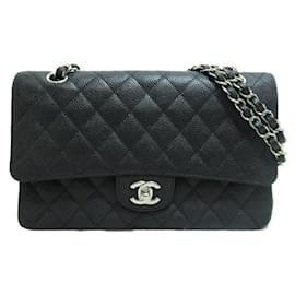 Chanel-Bolsa Média Clássica com Aba Forrada com Caviar A01112-Preto