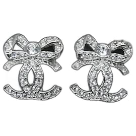 Chanel-Chanel earrings ribbon with CC logo-Silvery