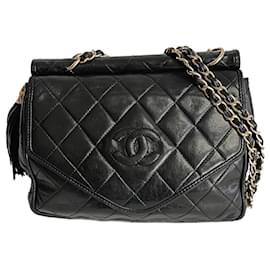 Chanel-Chanel camera shoulder bag with fringe in black matelassé leather-Black
