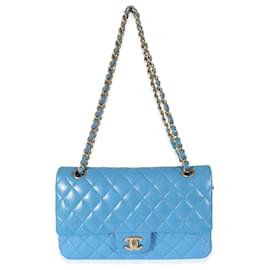 Chanel-Bolsa com aba forrada média acolchoada azul pele de cordeiro Chanel-Azul