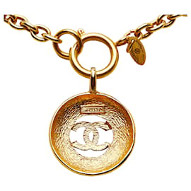 Chanel-Chanel Gold CC Halskette mit rundem Anhänger-Golden