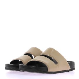 Céline CELINE Mules e tamancos T.eu 37 Couro envernizado Camelo