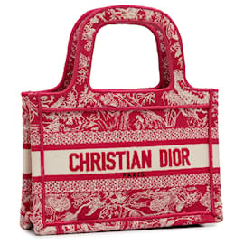 Dior-Rote Mini-Buchtasche mit Stickerei von Dior-Rot