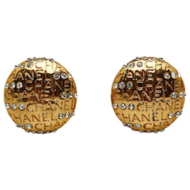 Chanel-Clipe CC de strass dourado Chanel em brincos-Dourado