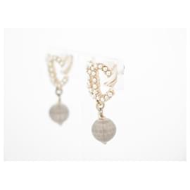 Chanel-NEW CHANEL CC LOGO AND PEARL EARRINGS IN GOLD METAL NEW EARRINGS-Golden