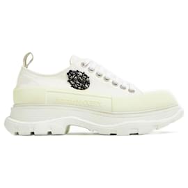 Alexander Mcqueen-Alexander McQueen Tread Low Top Sneakers in White Canvas-White