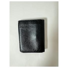 Prada-Prada Bi-Fold-Geldbörse aus Leder-Schwarz