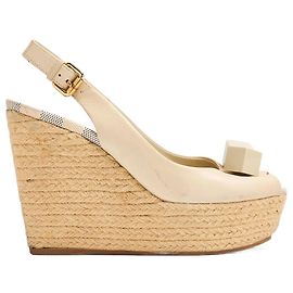 Louis Vuitton Sandales compensées espadrilles ornées Gossip Cube en cuir beige Beige