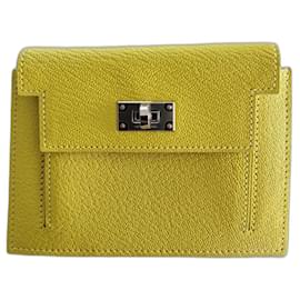 Hermès-cartera compacta con bolsillo Kelly-Amarillo