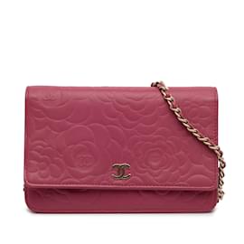 Chanel-Portefeuille Chanel Camellia rose sur sac à bandoulière chaîne-Rose