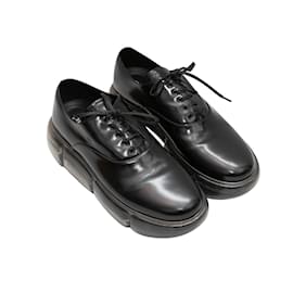 Prada-Zapatos Oxford negros con suela de burbuja de charol Prada 38.5-Negro