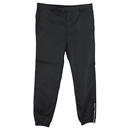 Prada-Pantalones con logo trasero de Prada en nailon negro-Negro