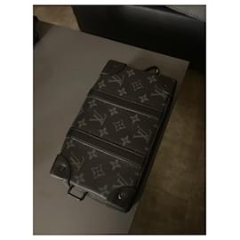 Louis Vuitton-Bolsos de mano-Negro