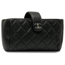 Chanel-Funda con soporte para teléfono CC acolchada en negro de Chanel-Negro