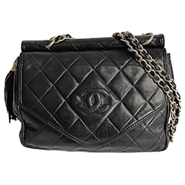 Chanel-Chanel Chanel camera shoulder bag with fringe in black matelassé leather-Black