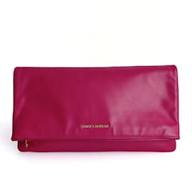 Saint Laurent-Saint Laurent Saint Laurent maxi clutch bag in fuchsia leather with golden metal inserts-Pink