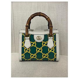 Gucci-Sacs à main GUCCI T.  Cuir-Vert