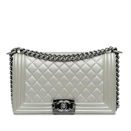 Chanel-Bolsa Chanel prateada com aba média Caviar Boy-Prata