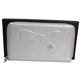 Chanel-Chanel Reißverschluss um Brieftasche-Silber
