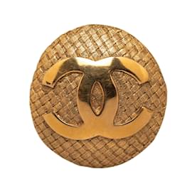 Chanel-CC Quilted Round Brooch-Golden