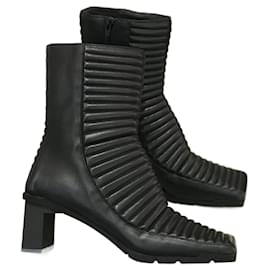 Balenciaga-BALENCIAGA  Ankle boots T.eu 38 leather-Black