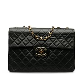 Chanel-Bolso de hombro maxi con solapa única Chanel Jumbo XL clásico de piel de cordero negro-Negro