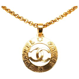 Chanel-Collar con colgante redondo Chanel CC de oro-Dorado