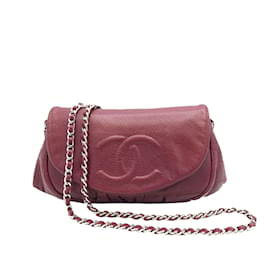 Chanel-Carteira de couro Chanel Half Moon Caviar vermelha em bolsa crossbody com corrente-Vermelho