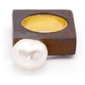 Autre Marque Anello IRON Oro giallo e Perla Barocca. Marrone scuro