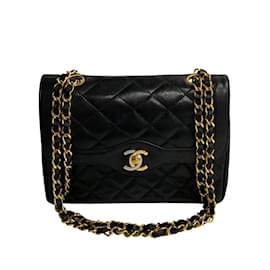 Chanel-Bolsa com aba forrada em Paris-Preto