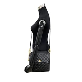 Chanel-CC Umhängetasche aus gestepptem Leder mit Reißverschluss-Schwarz