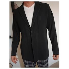 Issey Miyake-Men's pleated blazer-Black