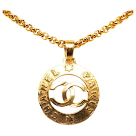 Chanel-Collar con colgante redondo de oro CC de Chanel-Dorado