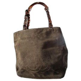 Chanel Sac velours de cuir couleur tabac. Chataigne