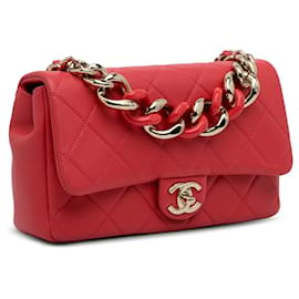 Chanel-Solapa de cadena de resina bicolor de piel de cordero acolchada roja Chanel-Roja